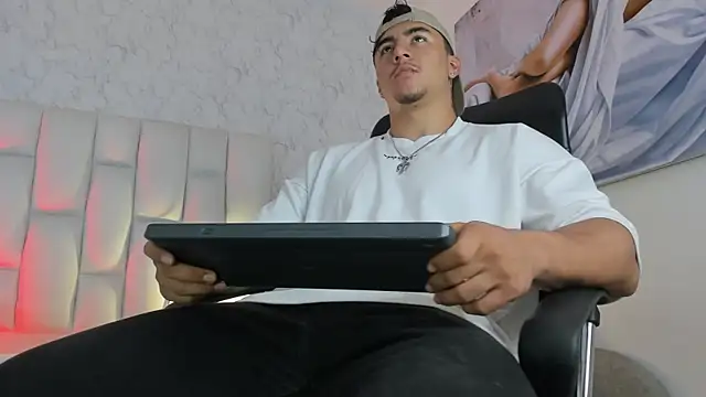 Zane cruz online show from March 31, 11:43 am