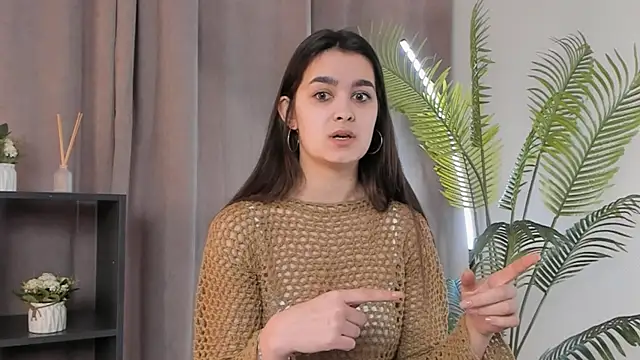 Snapshot of LuciKardos chatting on March 20, 12:21 pm LuciKardos online show from March 20, 12:21 pm