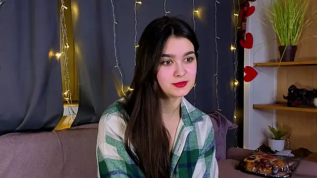 Snapshot of LuciKardos chatting on March 25, 8:15 pm LuciKardos online show from March 25, 8:15 pm