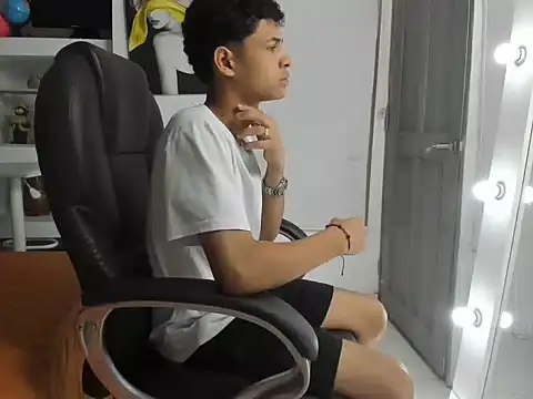 Snapshot of Nico_Viper_ chatting on March 29, 8:31 pm Nico Viper online show from March 29, 8:31 pm