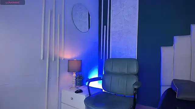 Alix Cross online show from May 3, 12:22 pm