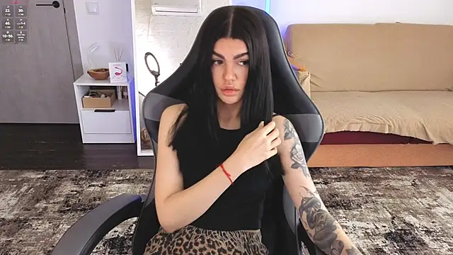 AnacondaOnn online show from March 31, 6:25 am