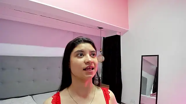 Snapshot of LindaCatalina_ chatting on April 4, 12:35 pm LindaCatalina online show from April 4, 12:35 pm