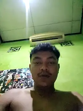 andriandyahbagas online show from May 10, 6:46 pm