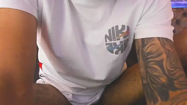 KyleJoss30 online show from March 25, 9:21 pm