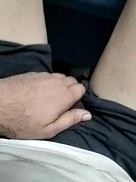 Snapshot of blackfullhairychest chatting on April 4, 2:10 am blackfullhairychest online show from April 4, 2:10 am