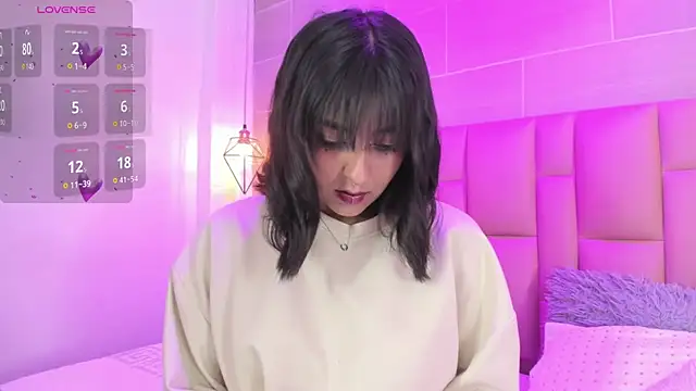 Coralie  online show from March 25, 6:14 pm