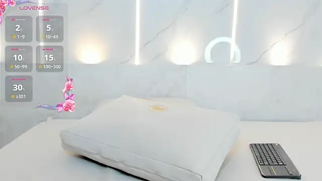 Snapshot of kate_bould_ chatting on March 27, 3:12 am kate bould online show from March 27, 3:12 am