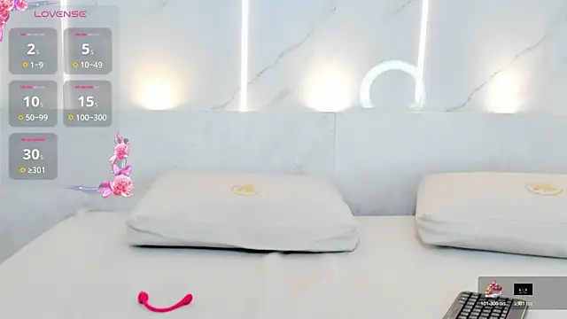 Snapshot of kate_bould_ chatting on March 27, 8:26 am kate bould online show from March 27, 8:26 am