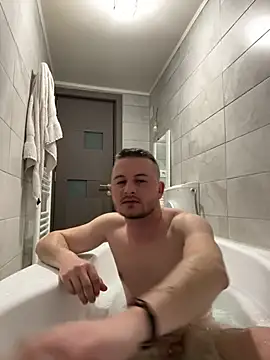 katalyn1996 online show from April 3, 9:02 pm