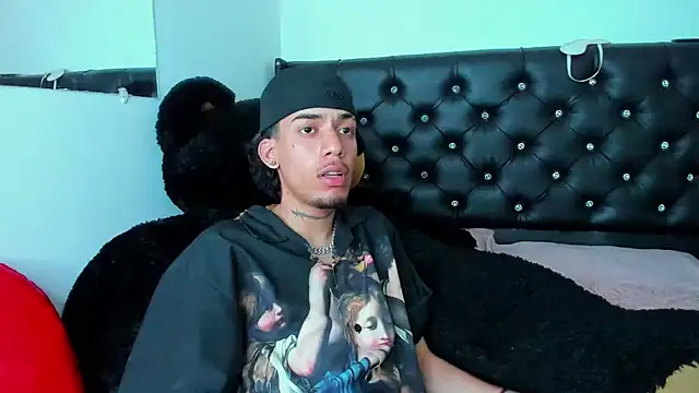 Snapshot of Ryder-Stone chatting on March 28, 6:40 pm Ryder-Stone online show from March 28, 6:40 pm