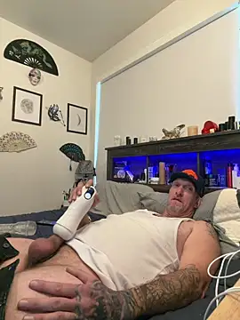 Snapshot of bilateralBKamputee chatting on March 22, 8:23 pm bilateralBKamputee online show from March 22, 8:23 pm