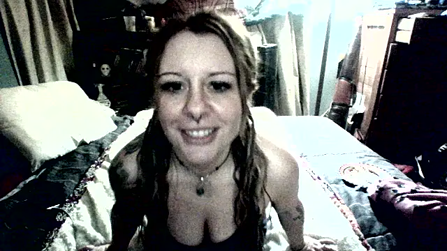 Snapshot of adirajade chatting on March 27, 3:12 am adirajade online show from March 27, 3:12 am