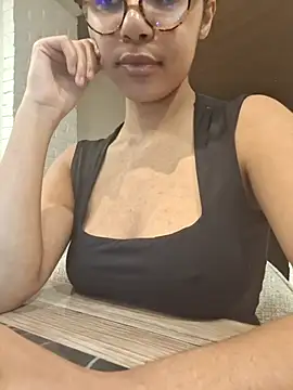 Anonymegirl0012 online show from April 7, 11:59 pm