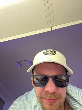 stefhart online show from March 30, 8:21 pm