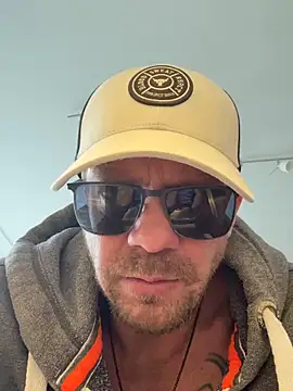 stefhart online show from April 2, 1:31 pm