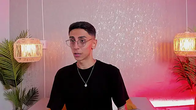 Gio carangi online show from March 31, 3:19 am