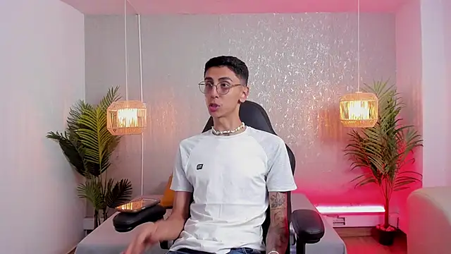 Gio carangi online show from April 3, 3:37 am