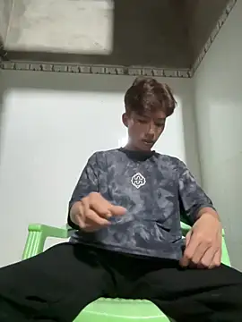 Nguyencuong1999 online show from May 10, 4:34 pm
