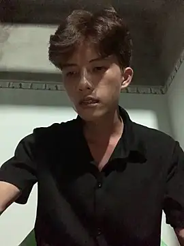 Nguyencuong1999 online show from May 13, 1:52 pm