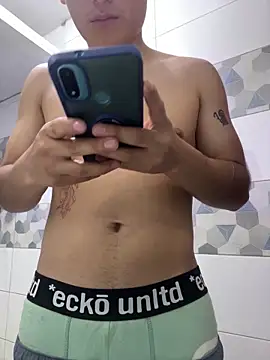 Snapshot of Piero_1369 chatting on March 25, 1:44 am Piero 1369 online show from March 25, 1:44 am