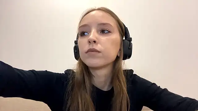 TanjaBrounson online show from March 26, 1:06 pm