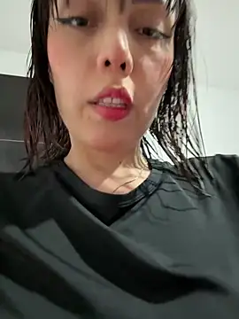 Snapshot of 1Amelia8 chatting on April 1, 6:05 pm 1Amelia8 online show from April 1, 6:05 pm