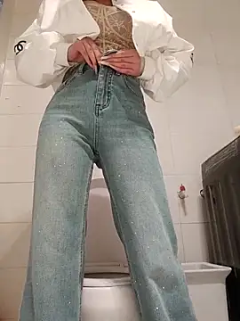 Snapshot of Aoo520520 chatting on April 1, 10:49 am Aoo520520 online show from April 1, 10:49 am