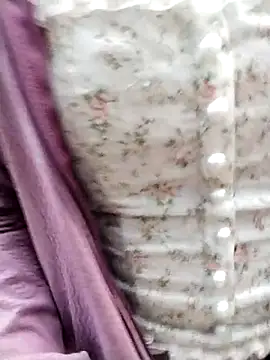 Snapshot of Personality-girl- chatting on April 9, 12:10 am Personality-girl- online show from April 9, 12:10 am