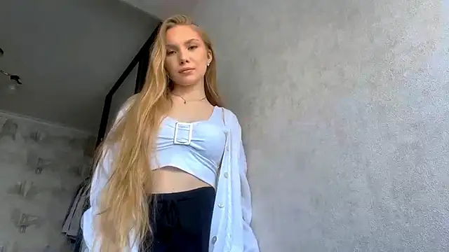 Snapshot of CarolineNine chatting on March 27, 12:16 pm CarolineNine online show from March 27, 12:16 pm