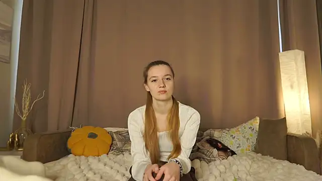 Snapshot of JaniRehberg chatting on April 1, 8:48 am JaniRehberg online show from April 1, 8:48 am