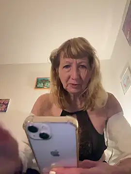 Snapshot of MatureKim chatting on March 23, 7:07 pm MatureKim online show from March 23, 7:07 pm