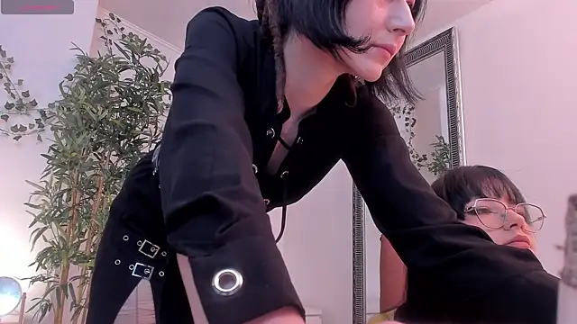 Snapshot of mira0_0 chatting on April 2, 5:54 pm mira0 0 online show from April 2, 5:54 pm