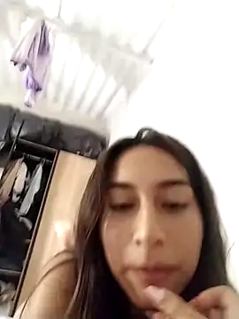 Snapshot of Sexy_sara_outdoorss chatting on March 29, 6:24 am Sexy sara outdoorss online show from March 29, 6:24 am