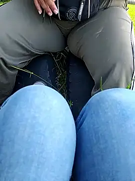 Snapshot of Sexy_sara_outdoorss chatting on April 1, 3:09 pm Sexy sara outdoorss online show from April 1, 3:09 pm