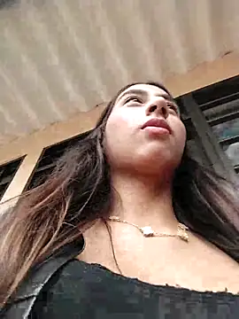 Snapshot of Sexy_sara_outdoorss chatting on April 5, 6:49 pm Sexy sara outdoorss online show from April 5, 6:49 pm