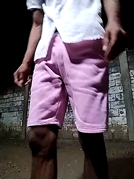 spittermasterpig1 online show from March 28, 2:44 am