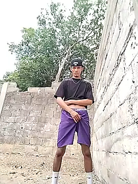 spittermasterpig1 online show from March 30, 3:24 pm