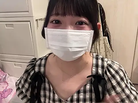 y-u-r-a-33 online show from July 3, 7:26 am
