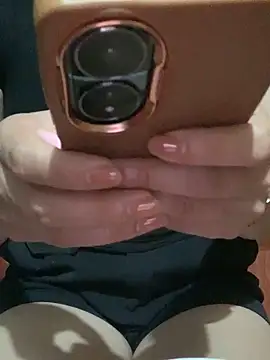 Snapshot of Zinii99 chatting on March 31, 7:25 pm Zinii99 online show from March 31, 7:25 pm