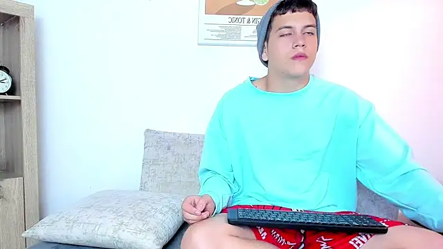 Snapshot of dennis_hills chatting on March 23, 12:20 pm dennis hills online show from March 23, 12:20 pm