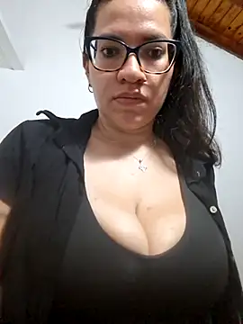 Gia-and-Lara online show from March 24, 12:26 am