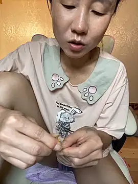 lilysister66 online show from May 5, 2:36 pm