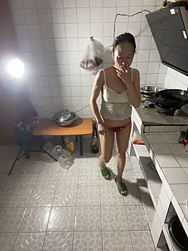 lilysister66 online show from May 24, 2:44 pm