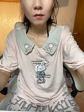 lilysister66 online show from June 30, 8:15 am