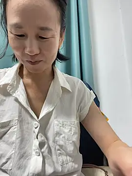 lilysister66 online show from June 30, 8:21 pm