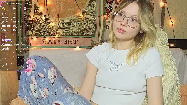 Snapshot of Swagline chatting on March 21, 5:49 pm Swagline online show from March 21, 5:49 pm