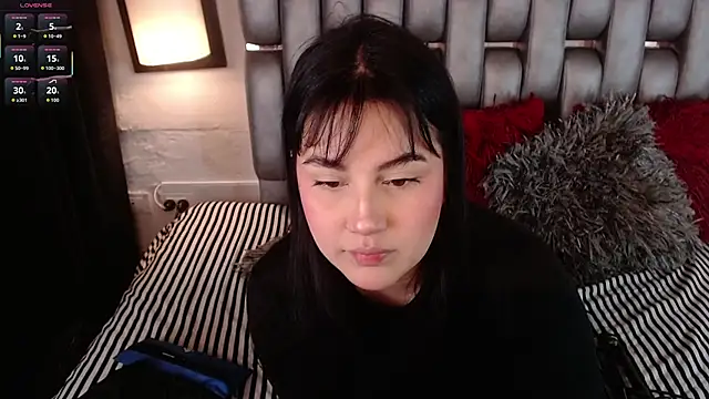 Snapshot of Sofiia_Vega_ chatting on April 4, 1:19 pm Sofiia Vega online show from April 4, 1:19 pm