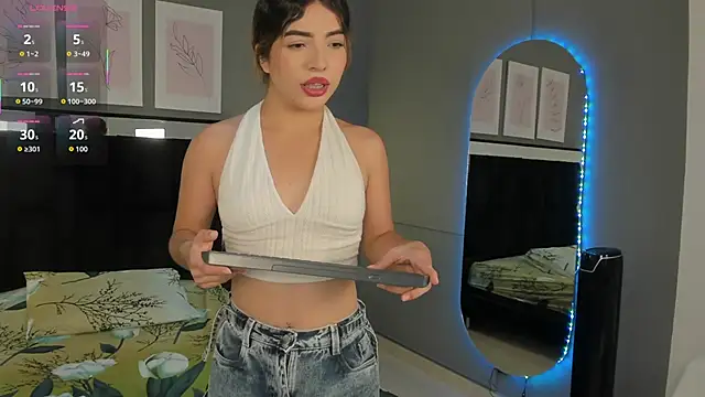 Snapshot of green_lov chatting on April 1, 12:06 pm green lov online show from April 1, 12:06 pm