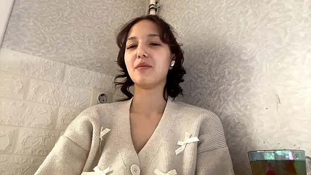 Naoomis online show from March 26, 8:20 am